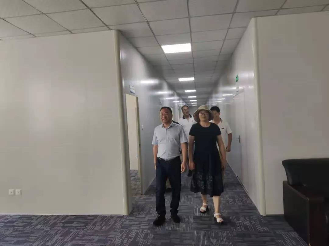 重庆市荣昌区国家高新区发展促进中心领导到访威迪特药业